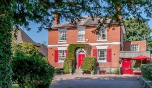 Herefordshire’de 700.000 pound değerinde 6 yatak odalı evin resmi